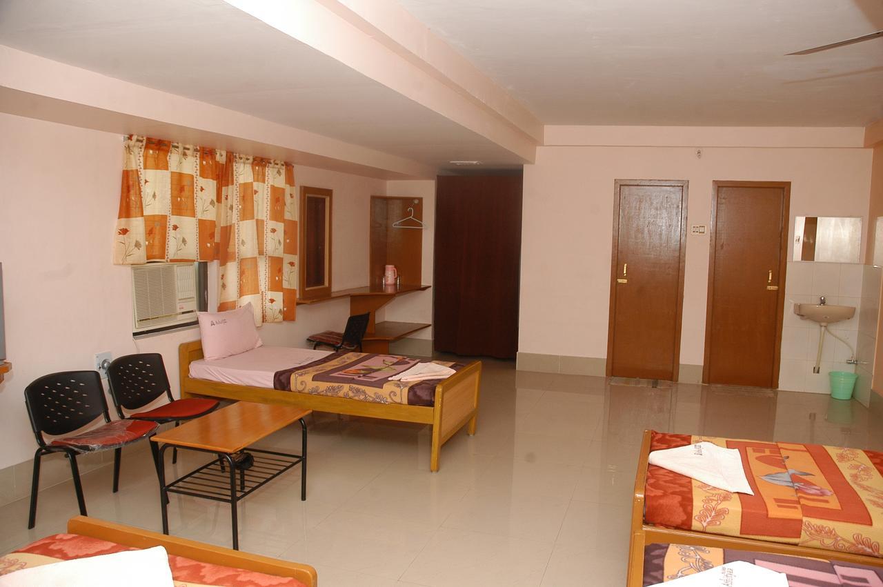 Hotel Athityaa Kumbakonam Exteriör bild