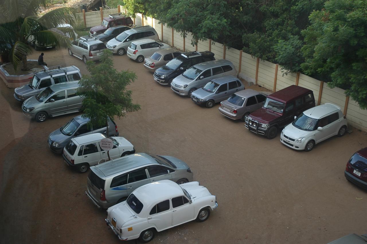 Hotel Athityaa Kumbakonam Exteriör bild
