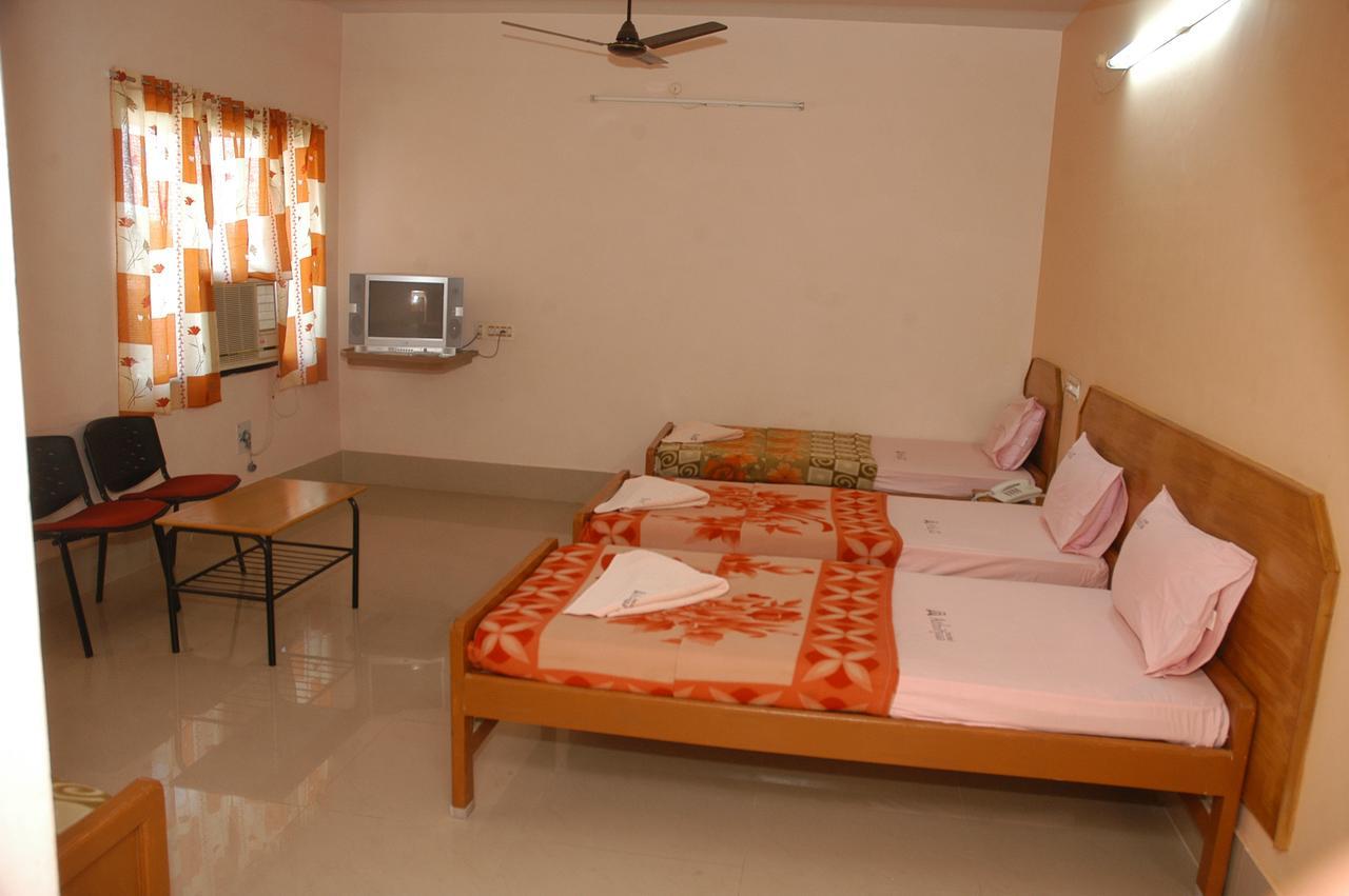 Hotel Athityaa Kumbakonam Exteriör bild