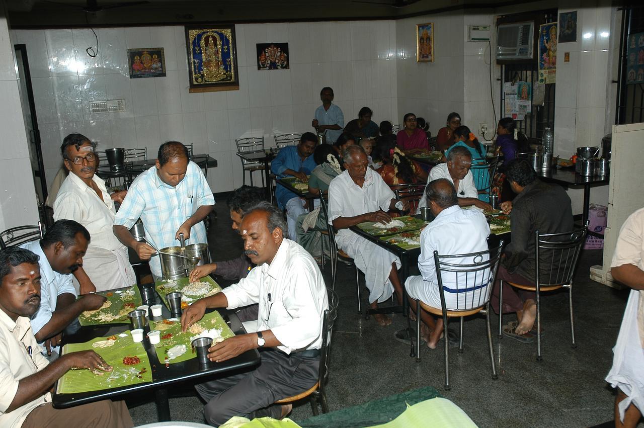 Hotel Athityaa Kumbakonam Exteriör bild