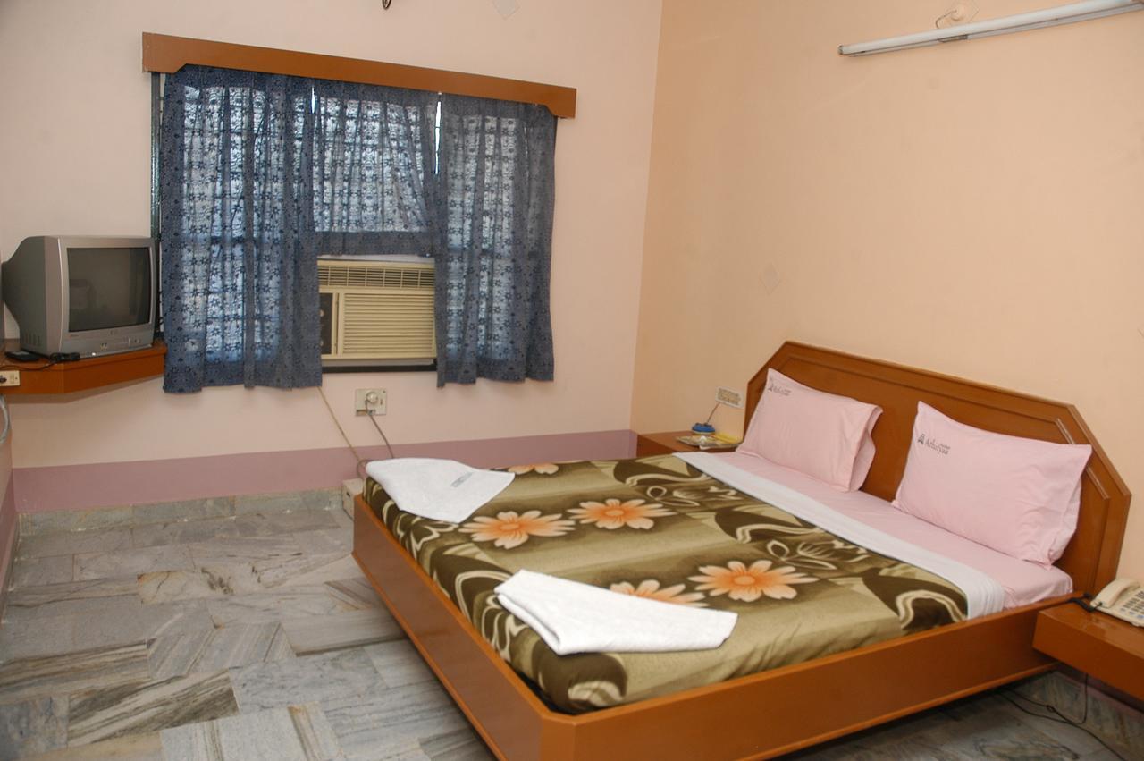 Hotel Athityaa Kumbakonam Exteriör bild