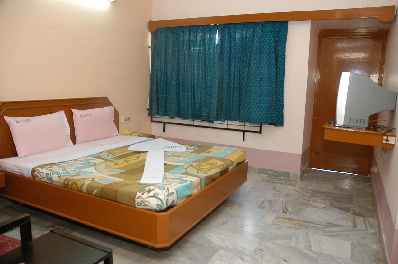 Hotel Athityaa Kumbakonam Exteriör bild